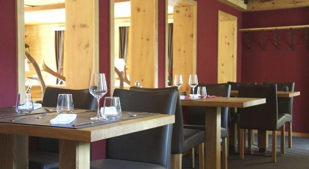 Hotel Walliserkanne Grachen Luaran gambar