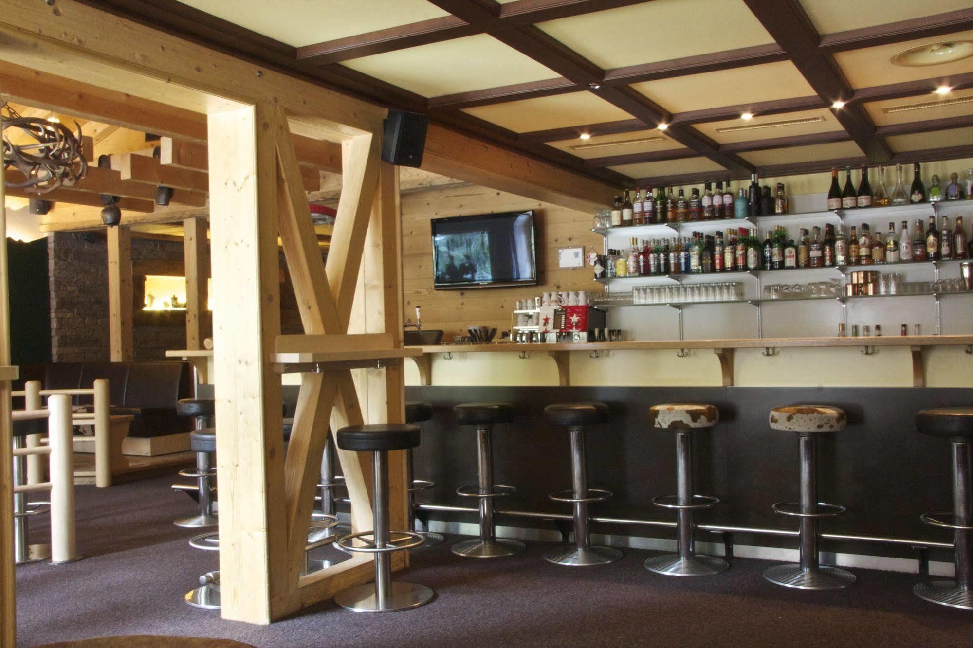Hotel Walliserkanne Grachen Luaran gambar